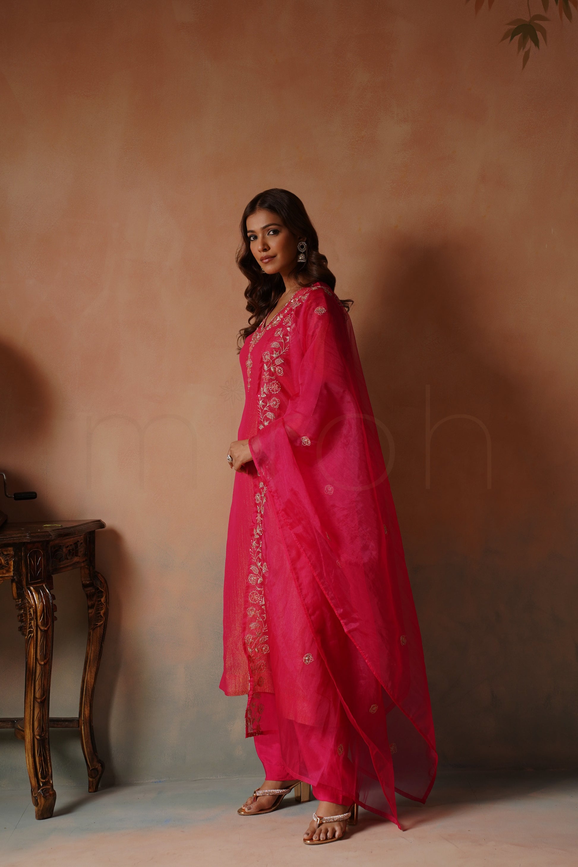 Ruby Pink Shimmer Crushed Tissue Embroidered Kurti Set