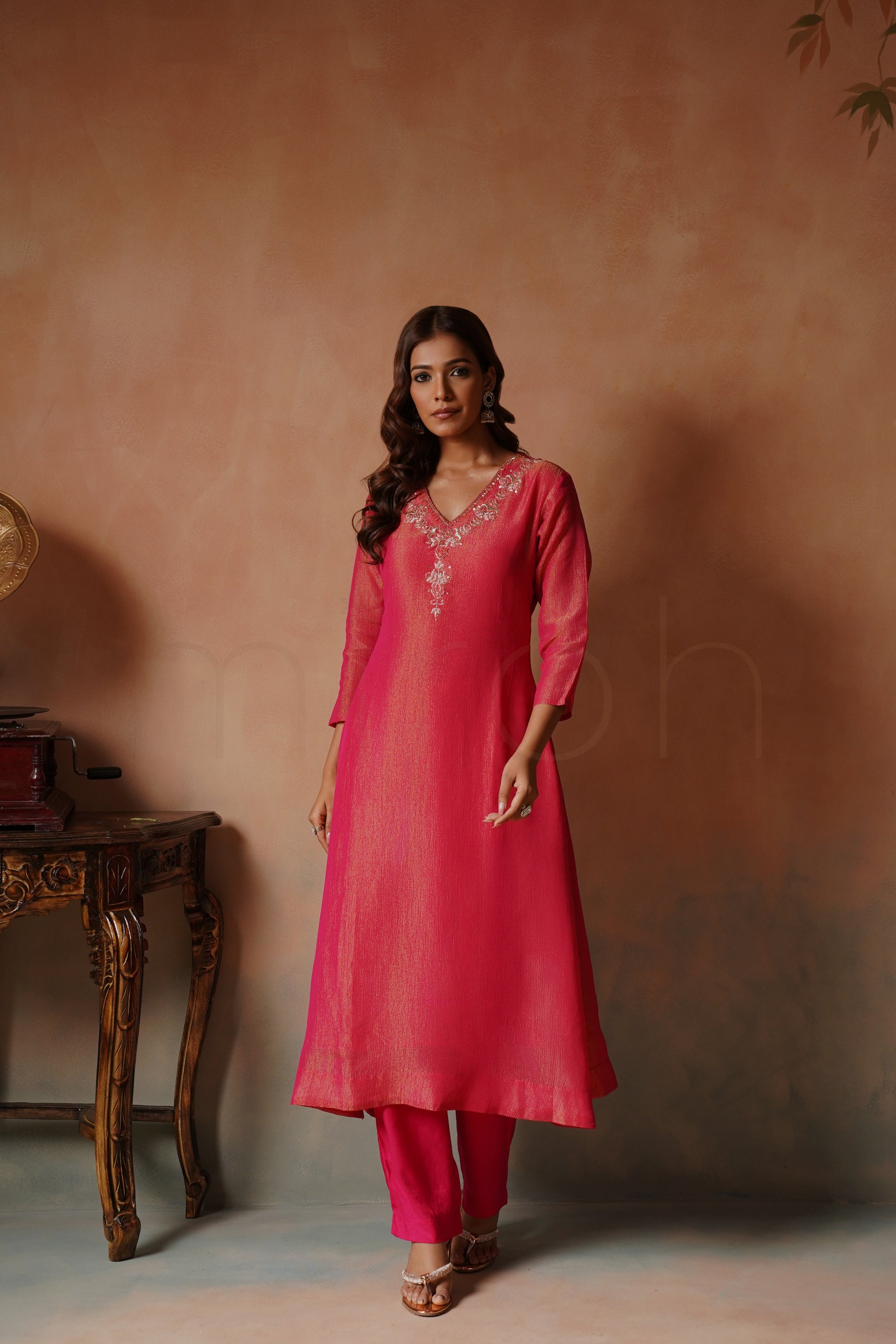 Ruby Pink Shimmer Crushed Tissue Embroidered Kurti Set